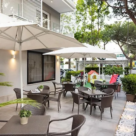 Balaton Szálloda 3*