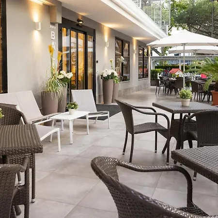 Balaton ホテル 3*